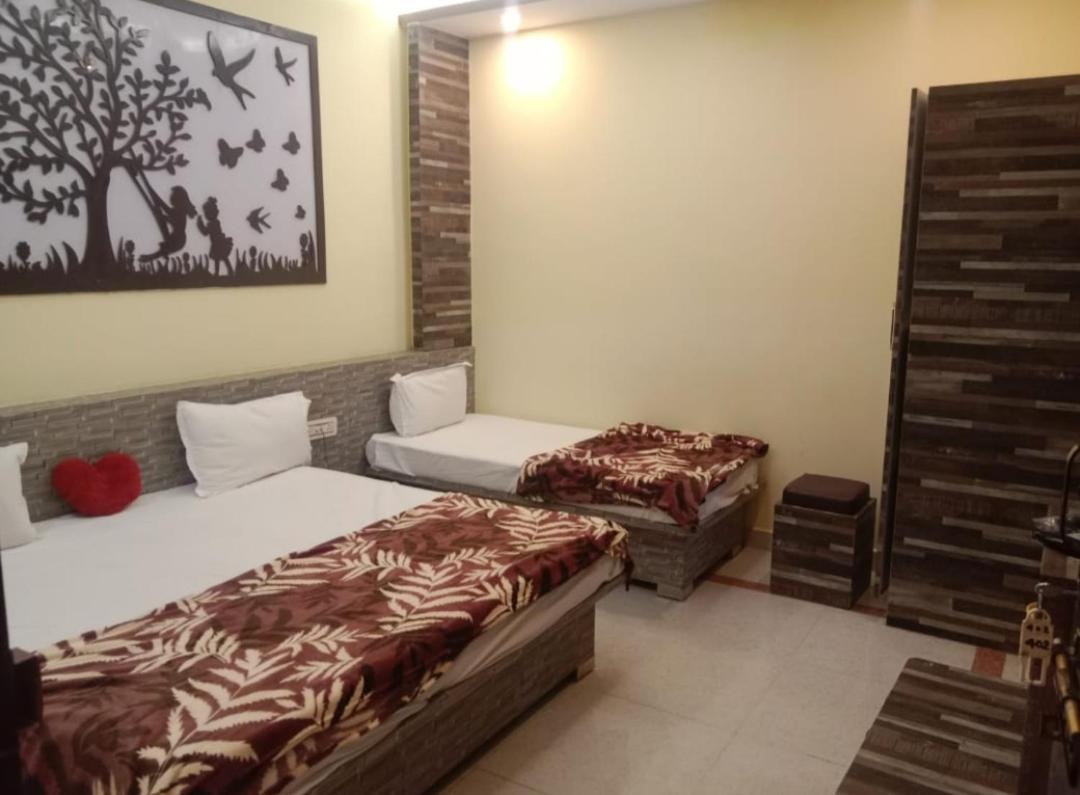 Hotel Parvati Residency Sitapur Muafi Esterno foto