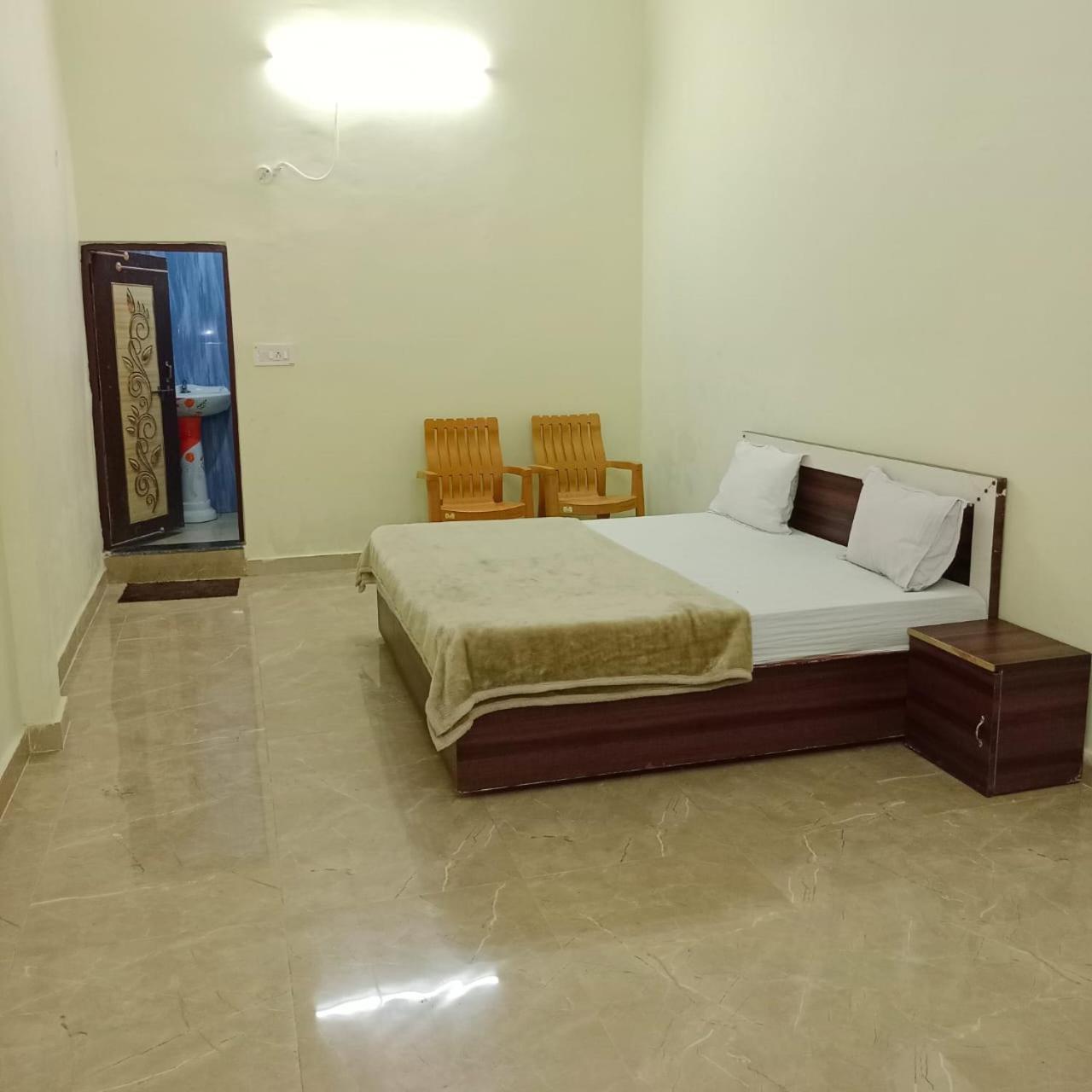 Hotel Parvati Residency Sitapur Muafi Esterno foto